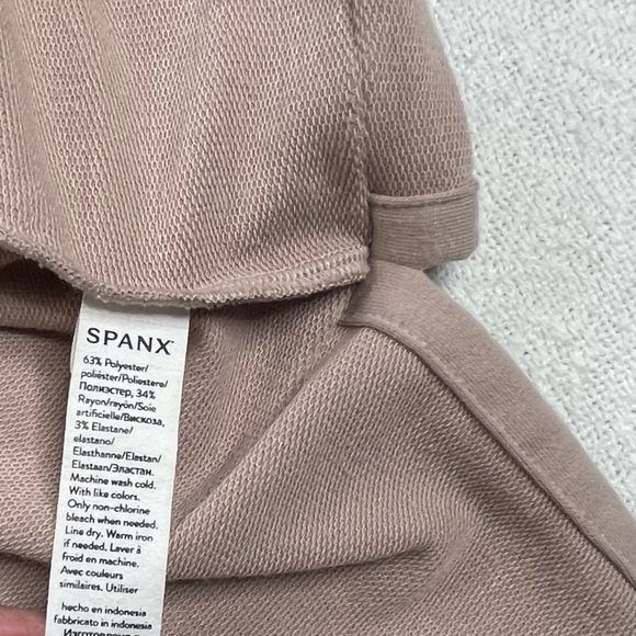 SPANX Women's Relaxed Sweatshirt in Soft Taupe ~ Sz Medium ~ Casual - Picture 2 of 11